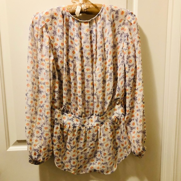 Gorgeous Floral Print Blouse - Picture 3 of 4